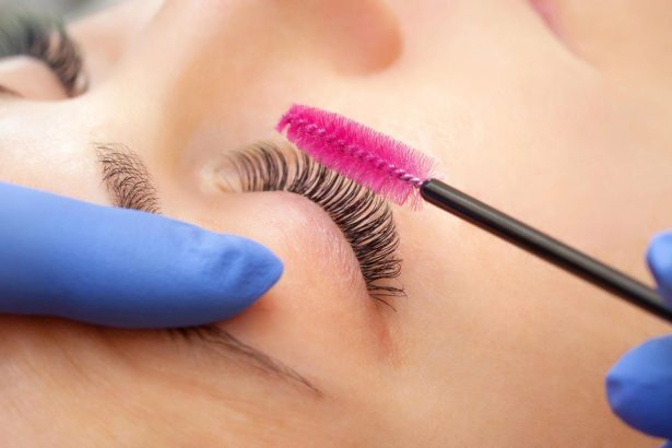 How to Become a Lash Tech?